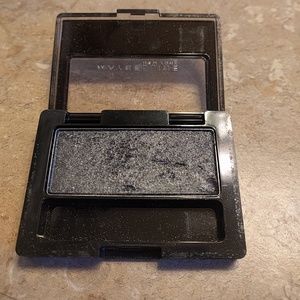 Eye shadow